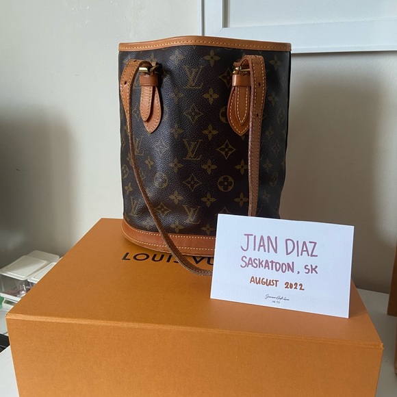 ⭐️SOLD ⭐️ Louis Vuitton Petit (PM) Bucket Bag - Picture 1 of 14